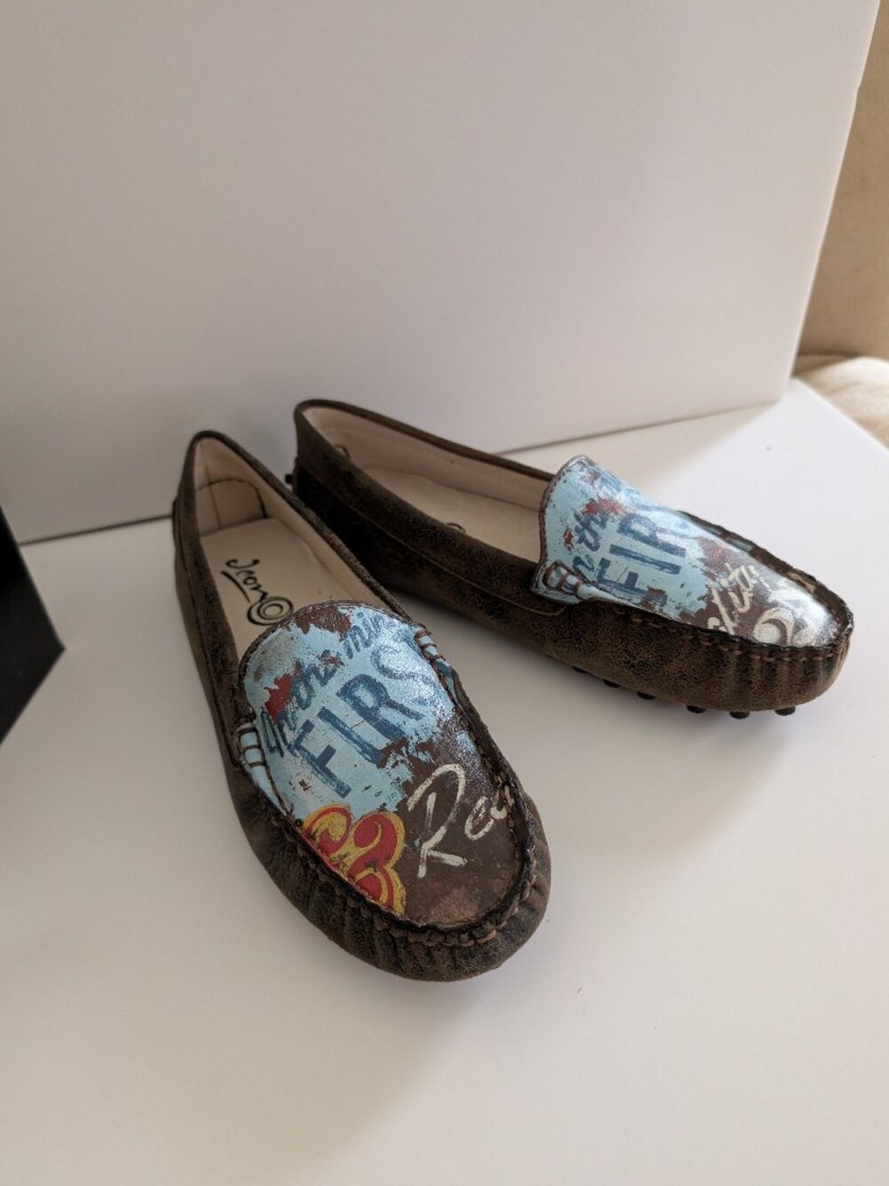 New Icon Women's Shoes Size 7 Moc Loafers Everyday Sorcery. Knobby soles